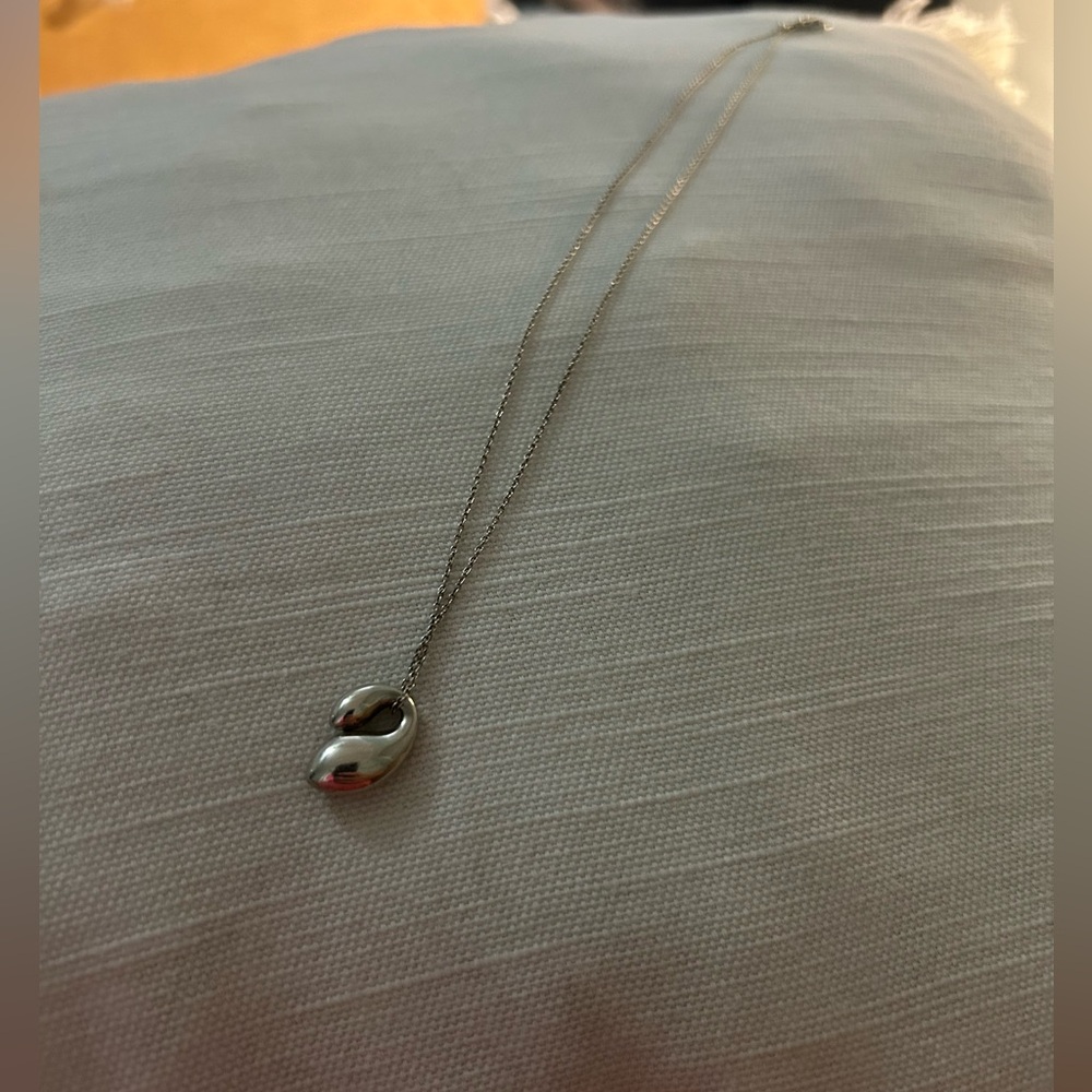 Tiffany & Co. Elsa Peretti Sterling Silver Vintage Double Bean pendant